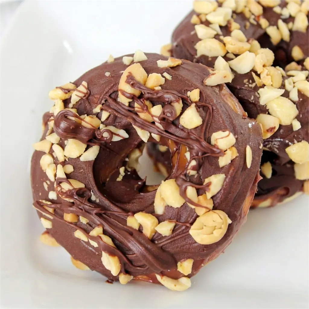 Krispy Kreme Snickers Donut lovers will adore this baked treat, especially with How To Make Krispy Kreme Snickers Donuts turned into a simple dessert idea for home bakers.
